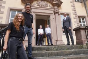 Übergabe neuer Pächter Schloss Schieder